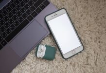 Jak siedzieć przy biurku w pracy? Jak siedzieć przy biurku w pracy?