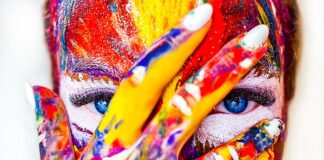 Jak ukryć łączenia tapety?