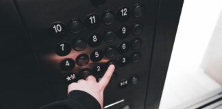 Zakup części zamiennych do dźwigów osobowych